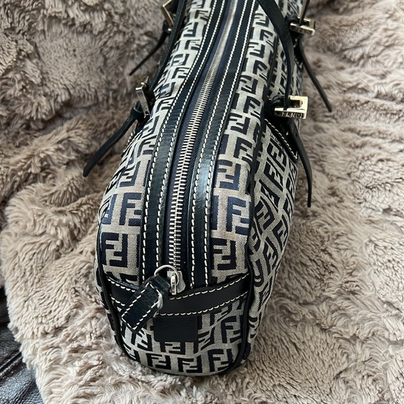 FENDI ZUCCHINO Navy baguette Handbag - Picture 5 of 16